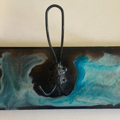 Sienas drēbju pakaramais, jaunā dizainā