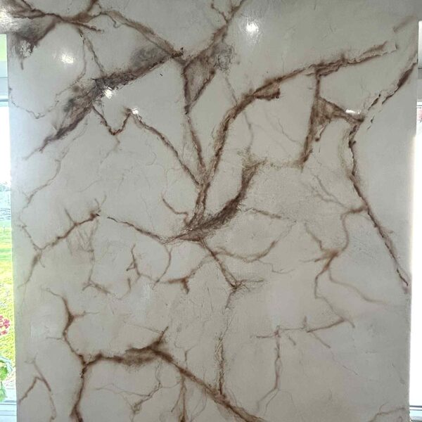 Marmora imitācija uz sienas