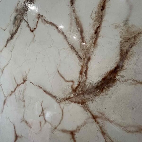 Marmora imitācija uz sienas