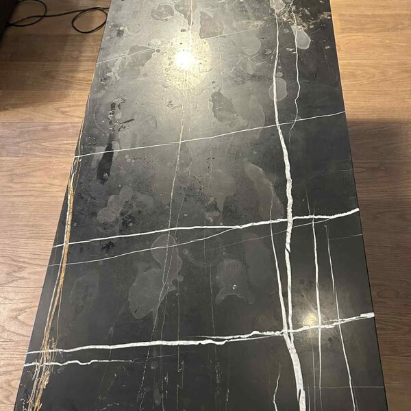 Marmora galda defektu labošana