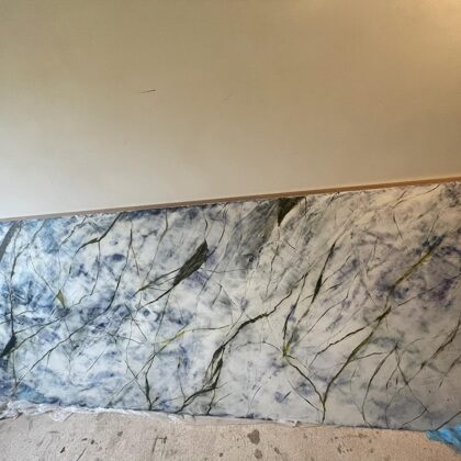 Imitation of marble when using Venetian plaster