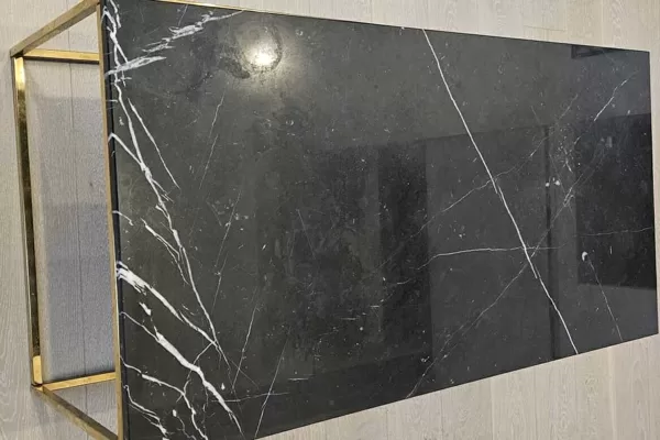 Marmora galda virsmas atjaunošana.