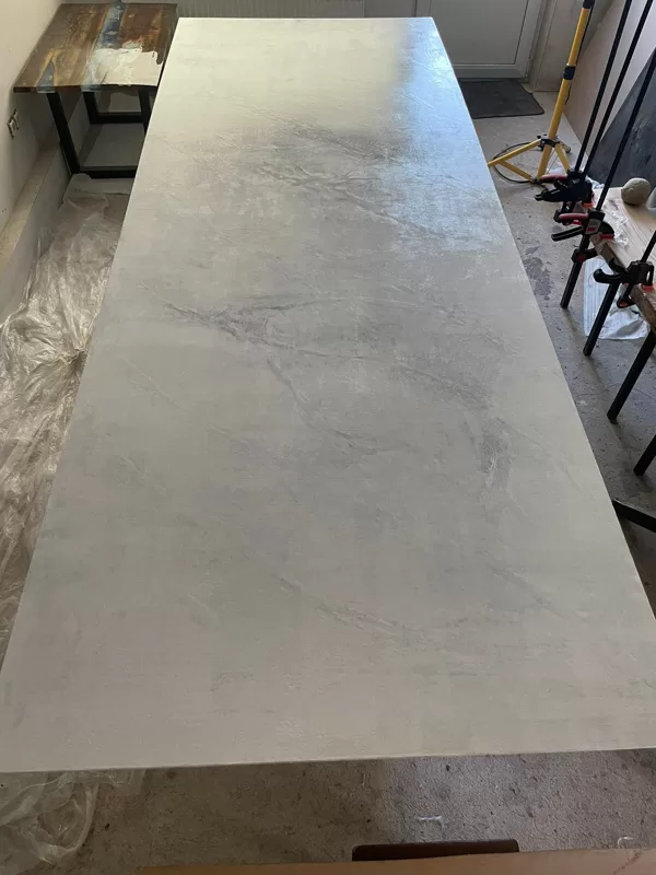 Balts epoksīda panelis ar tumšām līnijām 283x103x1 atdarinot marmoru