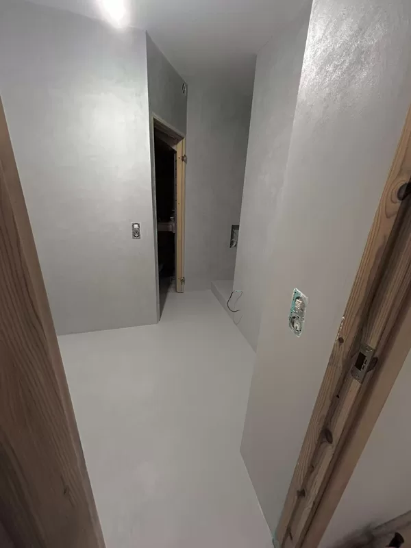 Mikrocementa vannas istaba