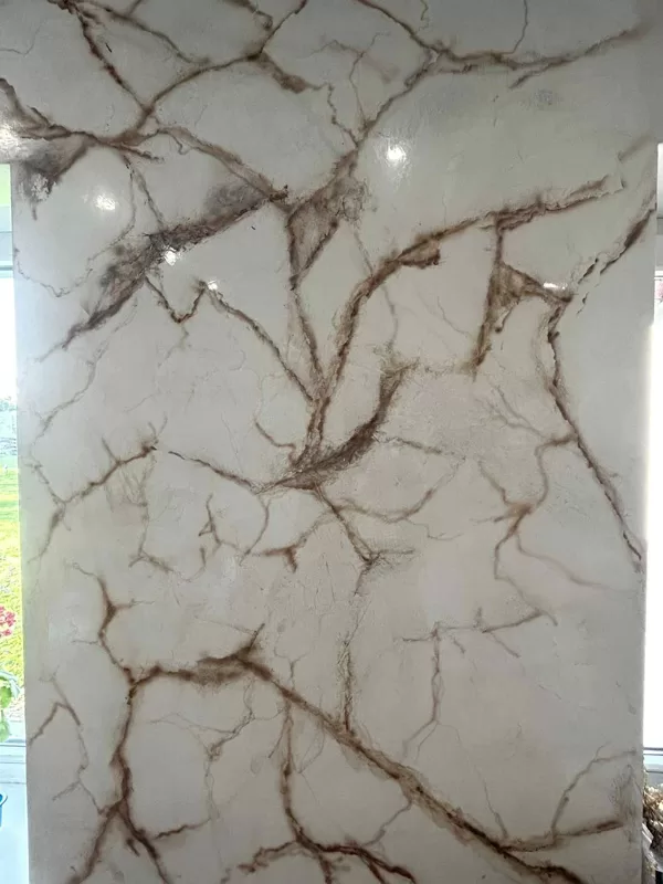 Marmora imitācija uz sienas 