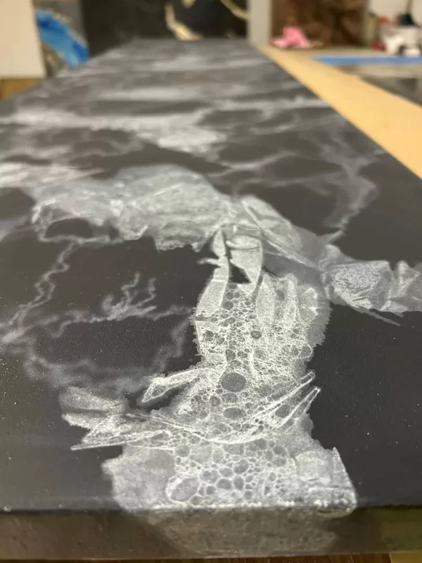 Mikrocementa galds ar aerogrāfu