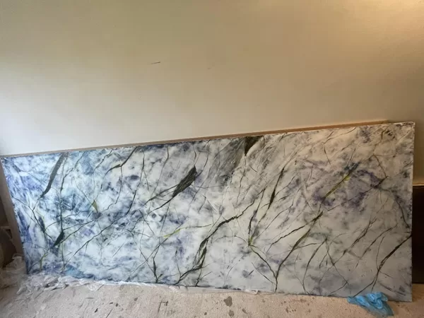 Imitation of marble when using Venetian plaster
