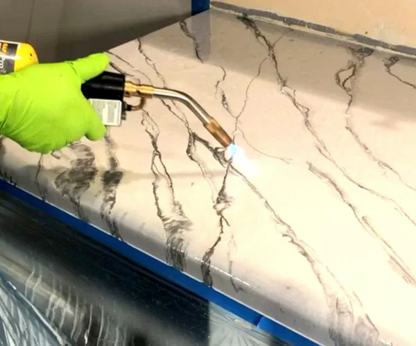 The process of creating a kitchen surface with epoxy
